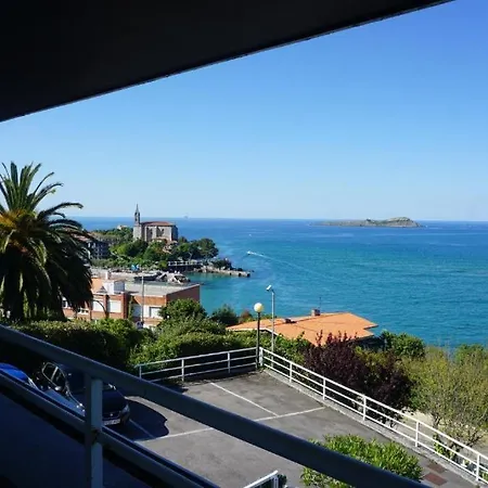 Uxue. アパート *