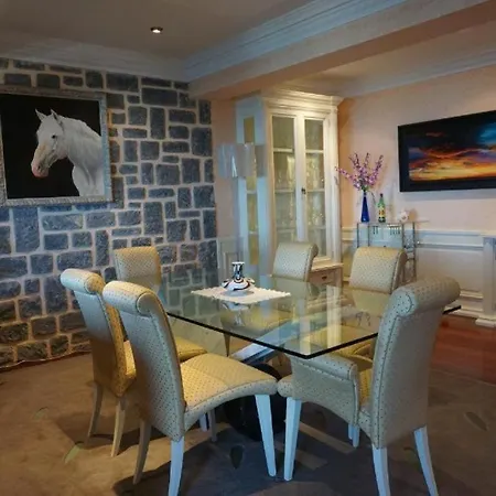 Uxue. Apartment *